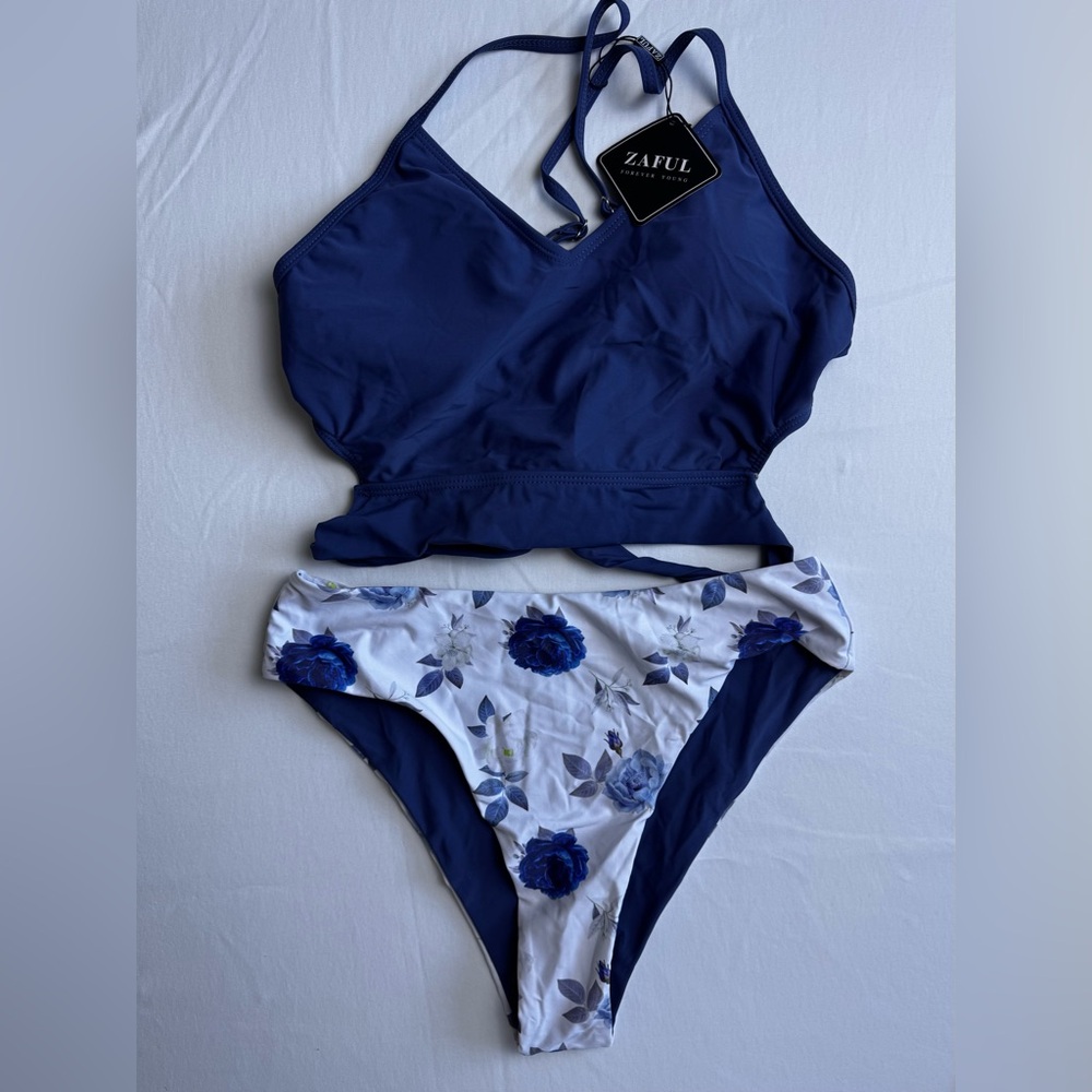 ZAFUL Women Padded Halter
Bikini Set V Neck Self Tie High Cut
Two Piece Floral M